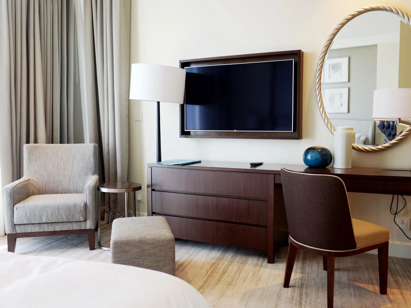 The Chinatown Lantern Suite